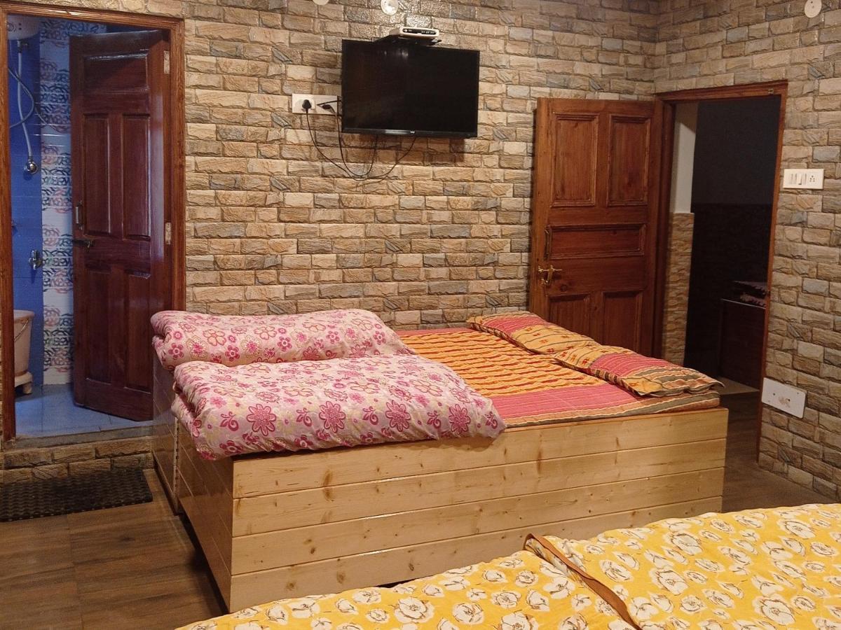 Mehdudia Guest House Shimla Exteriör bild